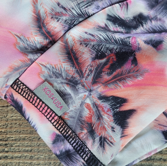 Kos USA Palm Tree Leggings, Women's Medium (Capri Length) - Picture 2 of 5